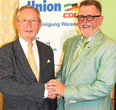 Werner Wiewel bergibt den Vorsitz der Kreis-Senioren-Union an Karl-Wilhelm Hild