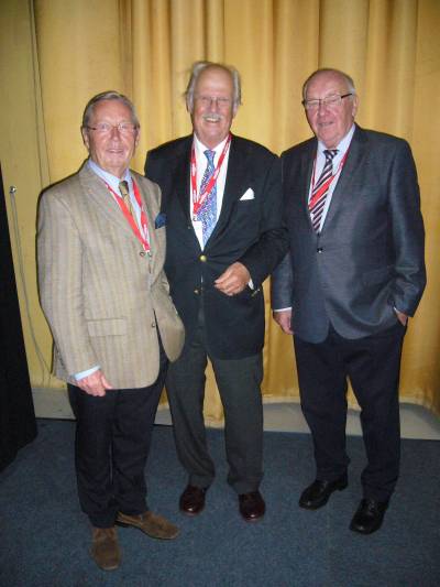 Werner Wiewel und Herbert Niehaus im Gesprch mit dem Bundesvorsitzenden der Senioren-Union Prof. Dr. Otto Wulff