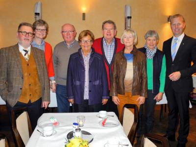 Bildleiste von links:  
Hild, Krs-Vorsitzender, Frau Schulze Tergeist- OU Sendenhorst- Heinz Kurmann,( stellv. Vors. )  Uschi Puke, Vorsitzende SU- Wolfram Opperbeck, Frau Westfoff, Maria Naber, - Beisitzer plus Frau Hennenberg,  Henning Rehbaum MdL,
es fehlen:  Allmuth Hennenberg,  H. Rehbaum Sen., Heinr. Wichmann, Erhenvors. der Kreis SU.
